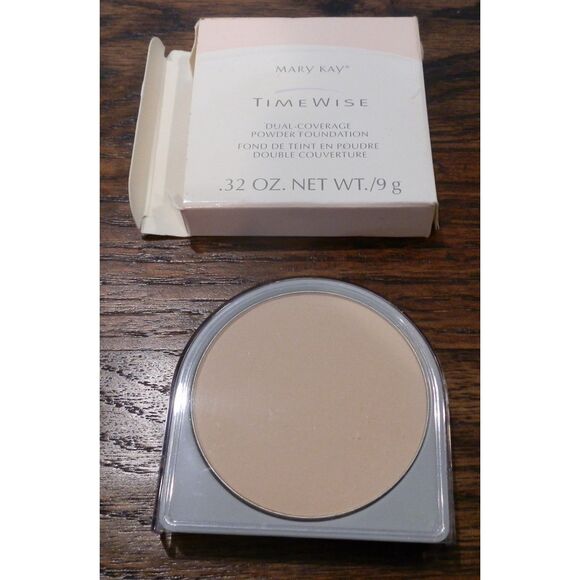 Mary Kay TimeWise Dual-Coverage Powder Foundation Ivory 200 0.32 Oz./9 g - Picture 1 of 2
